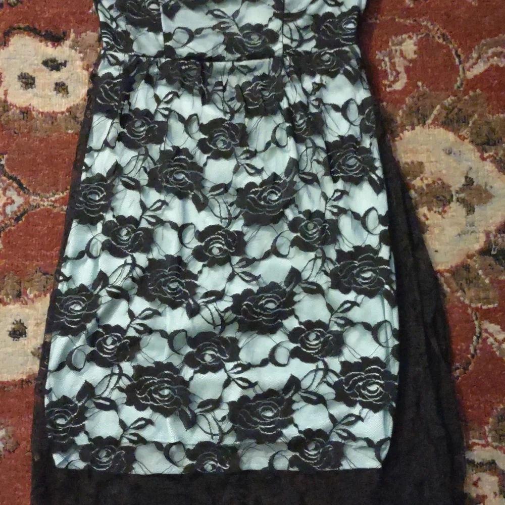 Vintage 2000s sweetheart lace prom dress - Picture 3 of 10
